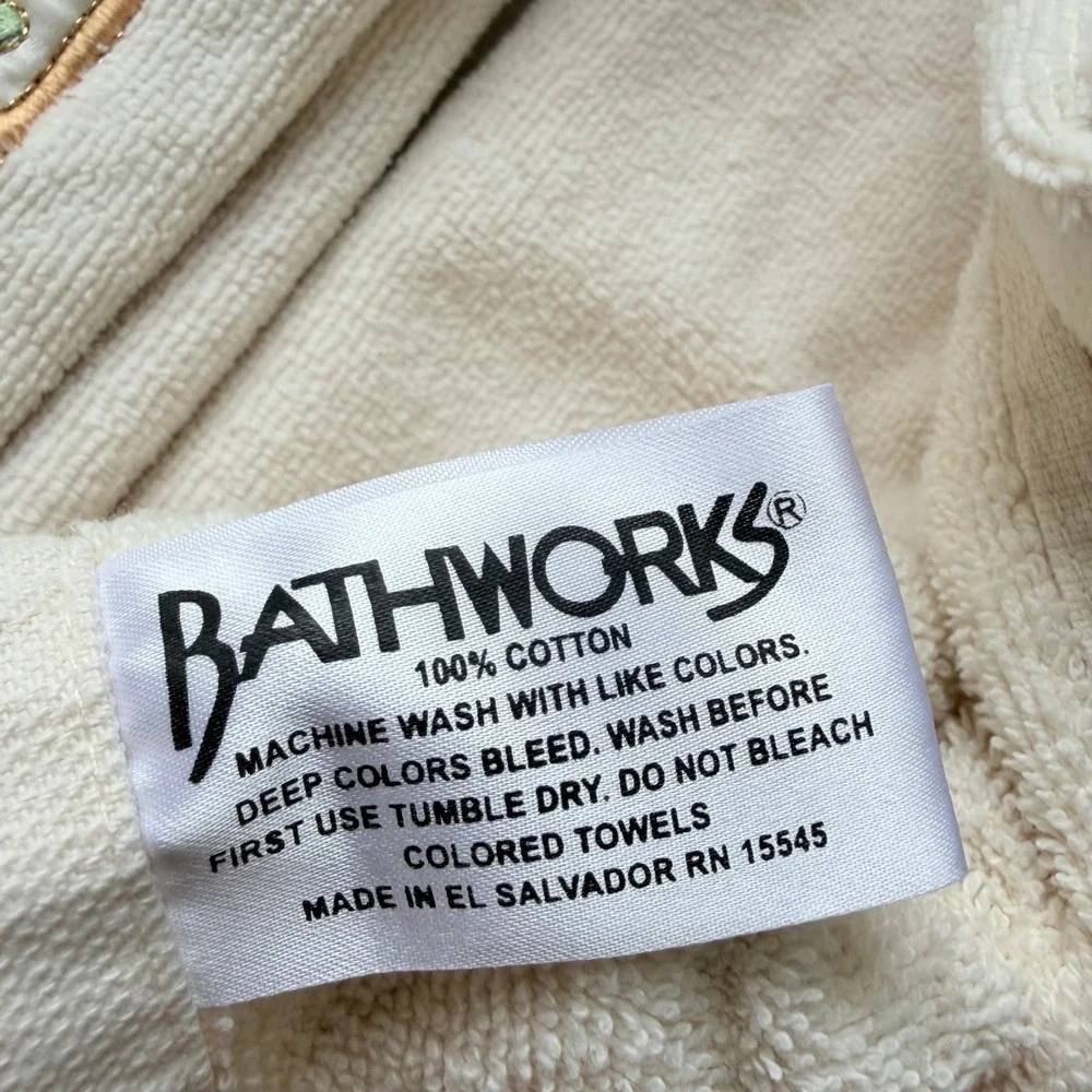 VNTG Bathworks Hand Towels Set of 2 Cream‎ Cotton Embroidered Holiday Decor